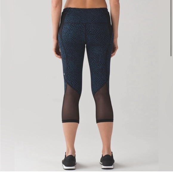 Lululemon Free Runner Crop Shatter Weave Desert Teal Alberta Lake Legging - Picture 2 of 6